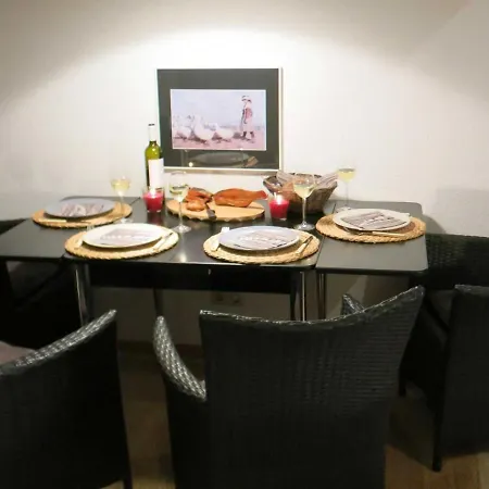 Mit Seeblick Und Sauna Goehren (Ruegen)