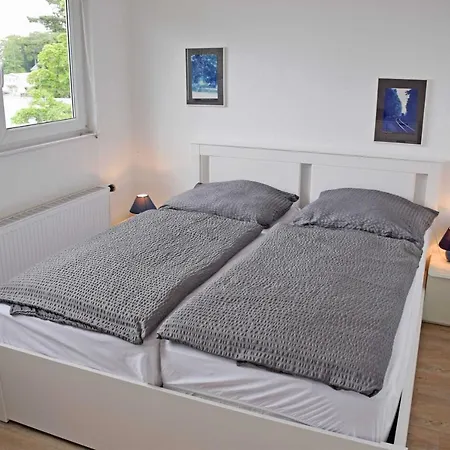 Mit Seeblick Und Sauna * Goehren (Ruegen)